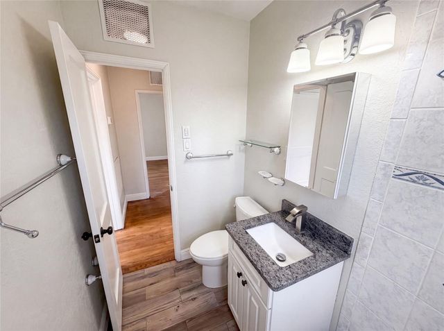 6129 5TH AVENUE N, St Petersburg, FL 33710
