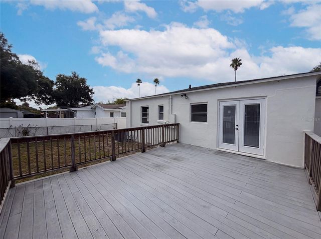 6129 5TH AVENUE N, St Petersburg, FL 33710