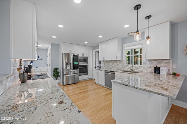 904 Coral Court, New Bern, NC 28560