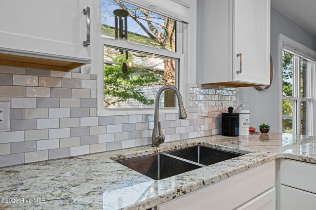 904 Coral Court, New Bern, NC 28560