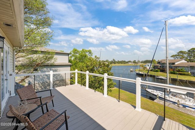 904 Coral Court, New Bern, NC 28560