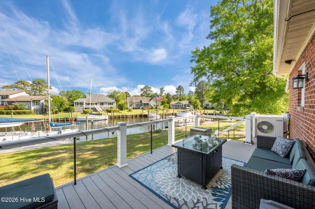 904 Coral Court, New Bern, NC 28560