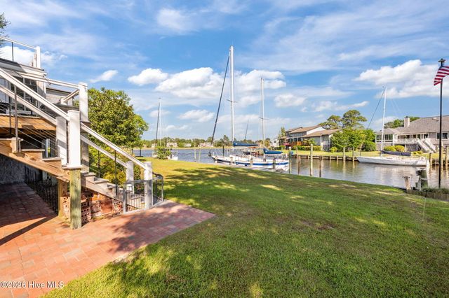 904 Coral Court, New Bern, NC 28560