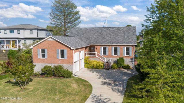 904 Coral Court, New Bern, NC 28560