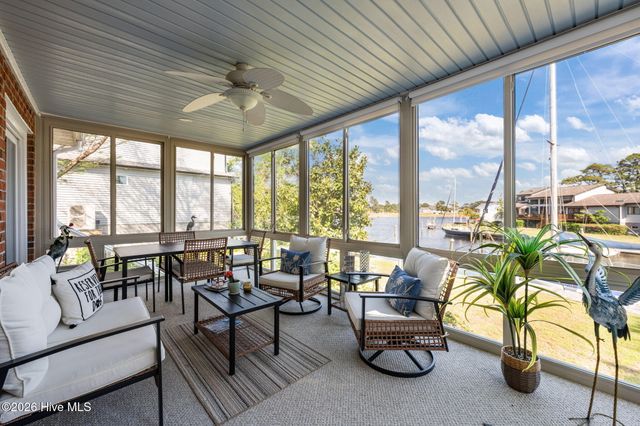 904 Coral Court, New Bern, NC 28560