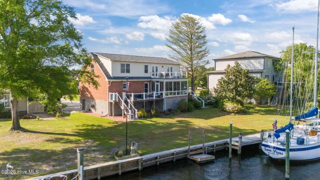 904 Coral Court, New Bern, NC 28560