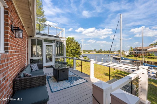 904 Coral Court, New Bern, NC 28560