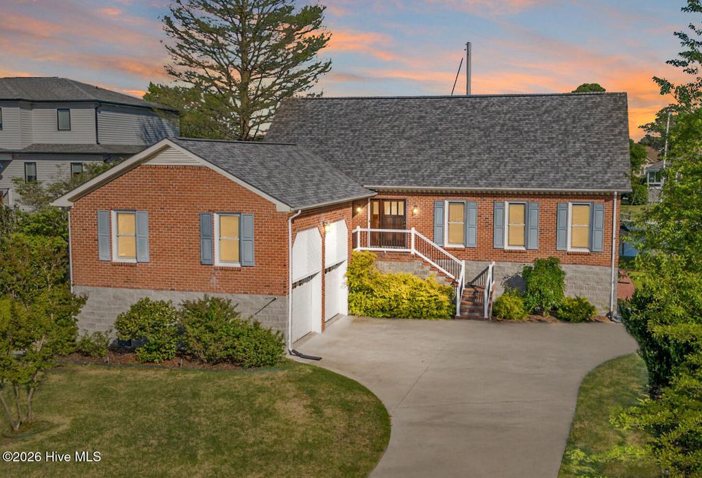 904 Coral Court, New Bern, NC 28560