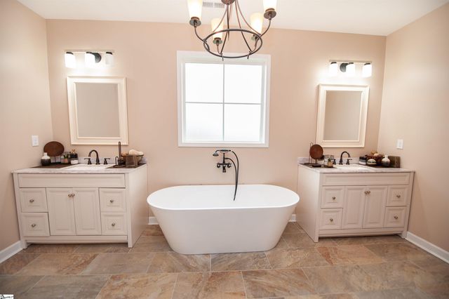 384 Cunningham Road, Woodruff, SC 29388