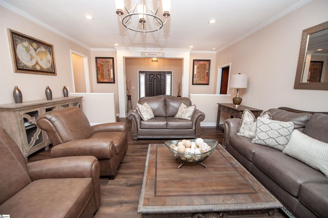 384 Cunningham Road, Woodruff, SC 29388