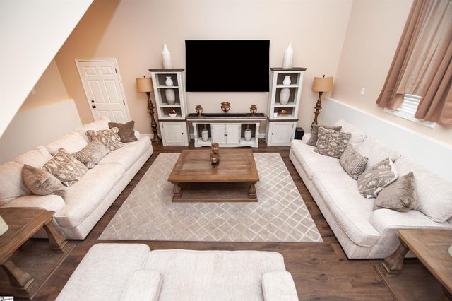 384 Cunningham Road, Woodruff, SC 29388