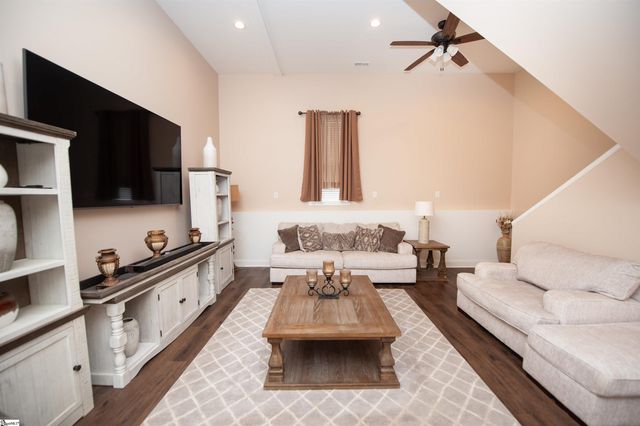 384 Cunningham Road, Woodruff, SC 29388