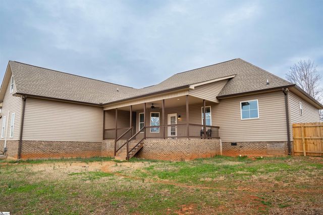 384 Cunningham Road, Woodruff, SC 29388