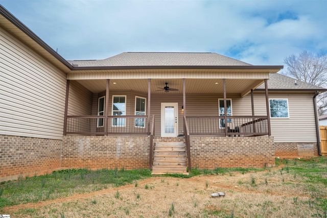 384 Cunningham Road, Woodruff, SC 29388