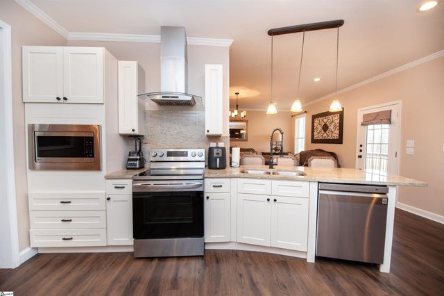 384 Cunningham Road, Woodruff, SC 29388