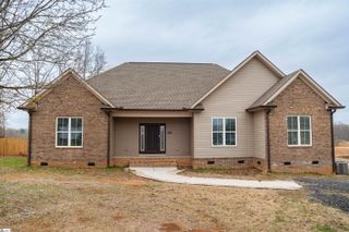 384 Cunningham Road, Woodruff, SC 29388