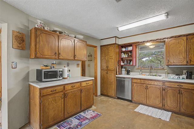 243 County Road 3851, Poolville, TX 76487