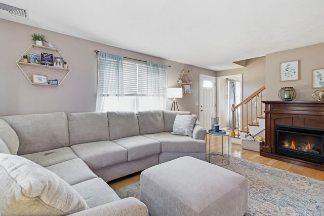 5 Beejay Ct, Warren, RI 02885