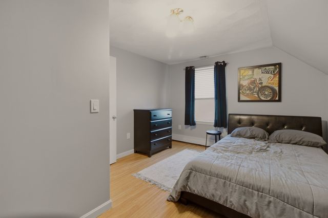5 Beejay Ct, Warren, RI 02885