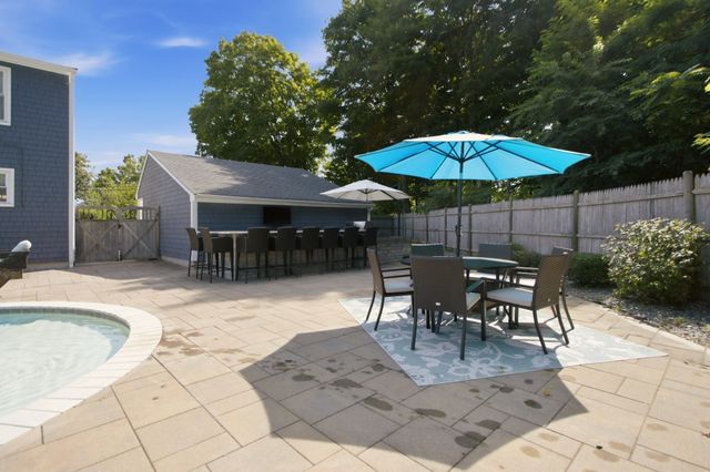 5 Beejay Ct, Warren, RI 02885