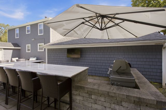 5 Beejay Ct, Warren, RI 02885