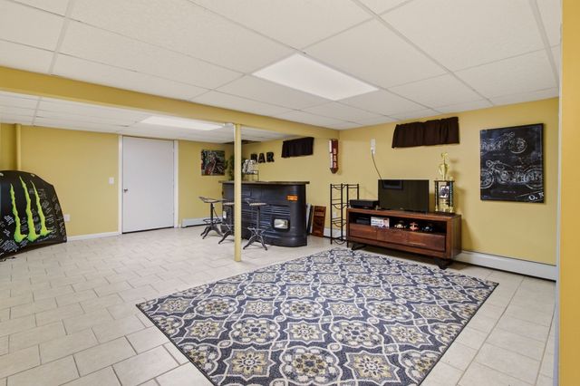 5 Beejay Ct, Warren, RI 02885