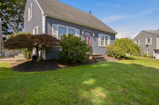 5 Beejay Ct, Warren, RI 02885