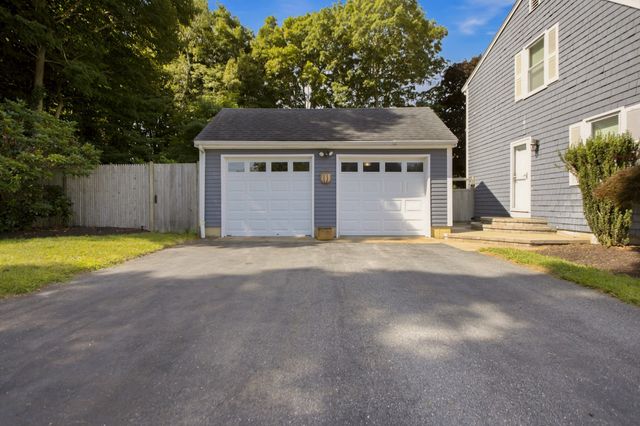 5 Beejay Ct, Warren, RI 02885