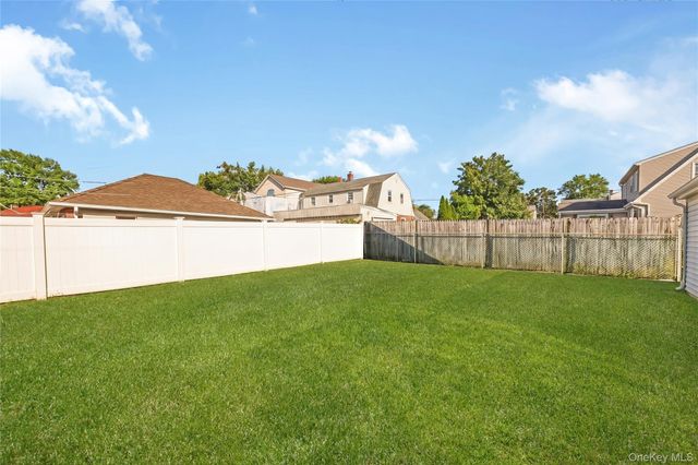 147-58 7th Avenue, Whitestone, NY 11357