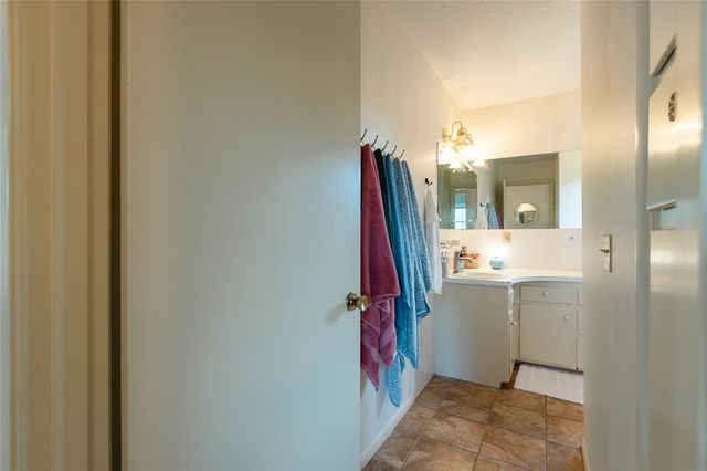 911 NW 10th Street, Bentonville, AR 72712