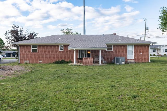 911 NW 10th Street, Bentonville, AR 72712