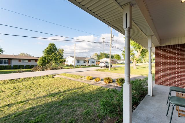 911 NW 10th Street, Bentonville, AR 72712