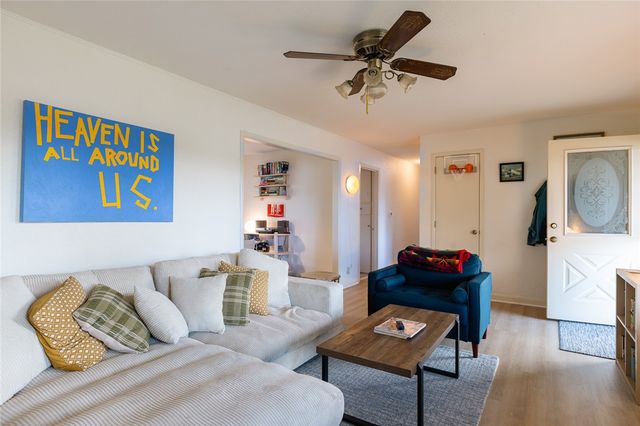 911 NW 10th Street, Bentonville, AR 72712