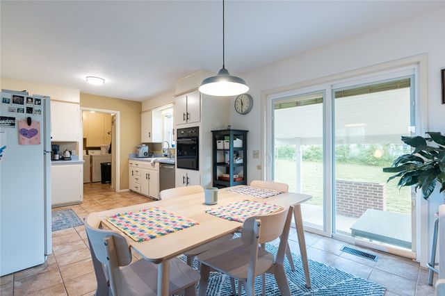 911 NW 10th Street, Bentonville, AR 72712