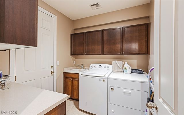 241 Desert Arroyo Court, Henderson, NV 89012