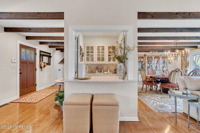 2 Alyce Lane, Rumson, NJ 07760