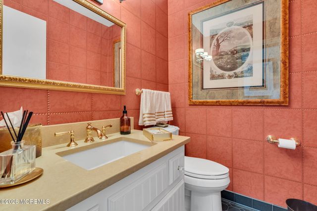 2 Alyce Lane, Rumson, NJ 07760