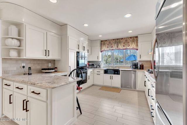 2 Alyce Lane, Rumson, NJ 07760