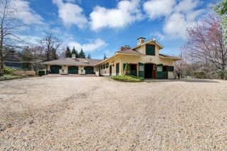 2 Alyce Lane, Rumson, NJ 07760