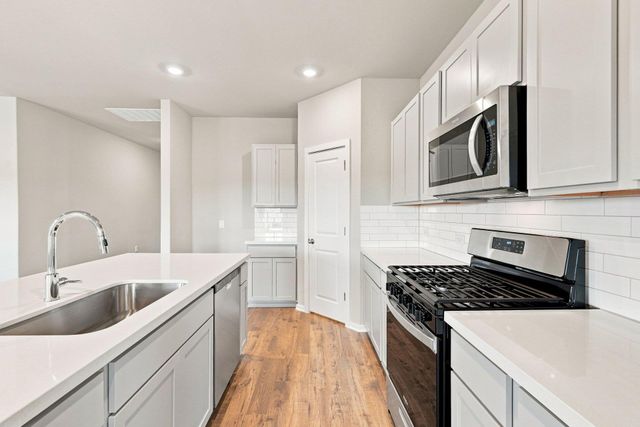 153 Ayres Horn, Cedar Creek, TX 78612