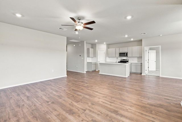 153 Ayres Horn, Cedar Creek, TX 78612