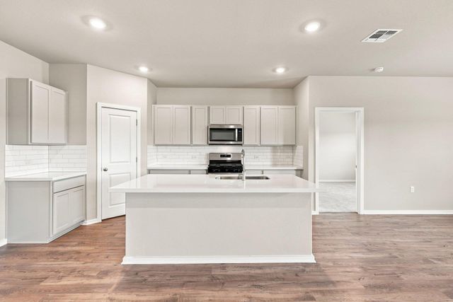 153 Ayres Horn, Cedar Creek, TX 78612