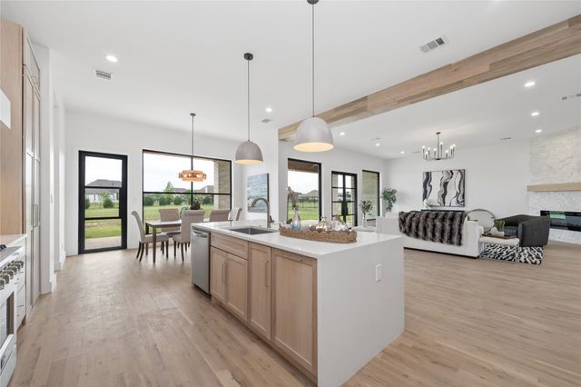 208 W Cottage Hill Parkway, Weston, TX 75009