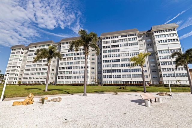 5108 BRITTANY DRIVE S 1005, St Petersburg, FL 33715