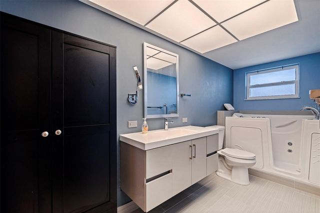 5108 BRITTANY DRIVE S 1005, St Petersburg, FL 33715