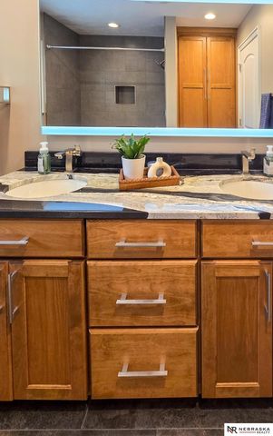 7220 York Lane, Lincoln, NE 68505