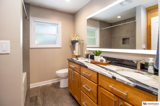 7220 York Lane, Lincoln, NE 68505