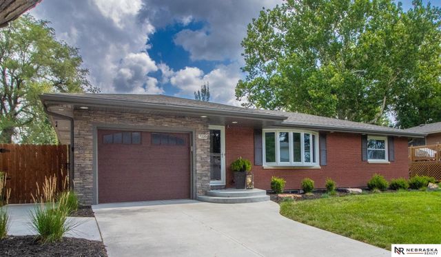 7220 York Lane, Lincoln, NE 68505