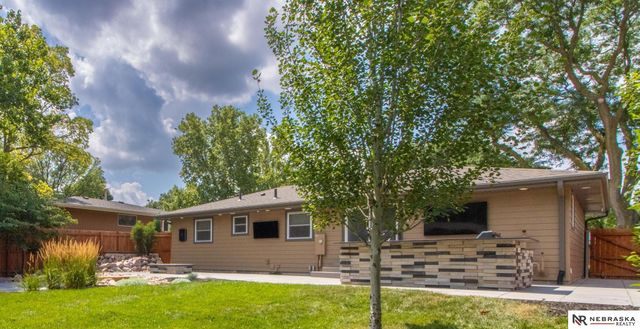 7220 York Lane, Lincoln, NE 68505