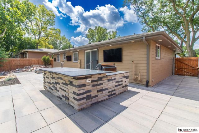 7220 York Lane, Lincoln, NE 68505
